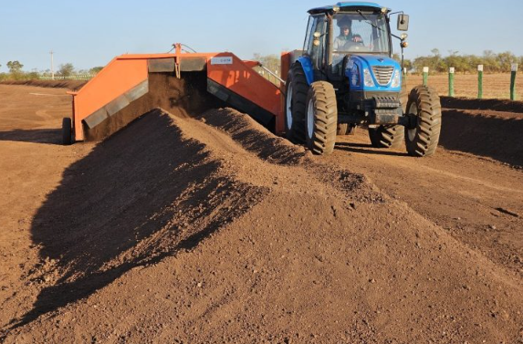 Imagem de compartilhamento para o artigo Parceria destina adubo orgânico para agricultores familiares, quilombolas e indígenas em MS da MS Todo dia